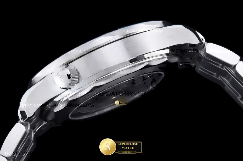Omega Ref. OMG0938C ORF - On-Wrist Presence & Case Thickness View (Photo 21 of 37)