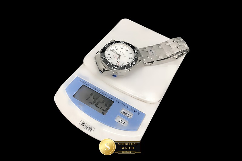 Omega Ref. OMG0938C ORF - On-Wrist Presence & Case Thickness View (Photo 37 of 37)