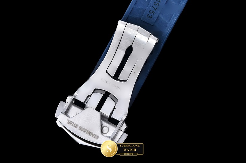 Omega Ref. OMG0939A ORF - On-Wrist Presence & Case Thickness View (Photo 41 of 45)