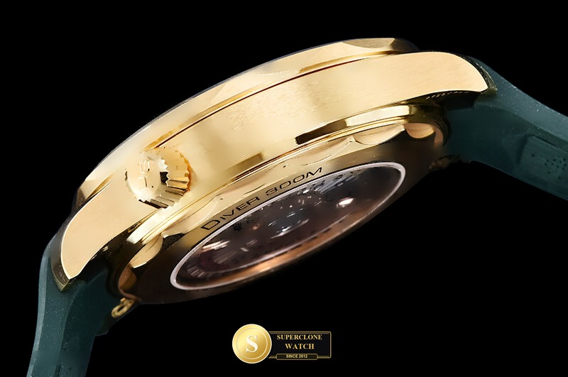 Omega Ref. OMG0941 VSF - On-Wrist Presence & Case Thickness View (Photo 19 of 32)
