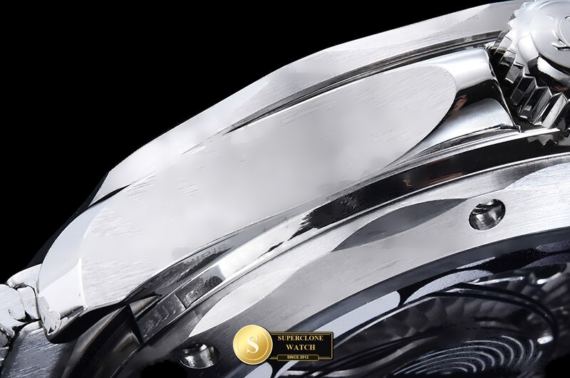 Omega Ref. OMG0921 VSF - On-Wrist Presence & Case Thickness View (Photo 19 of 32)