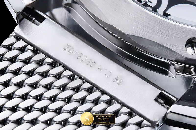 Omega Ref. OMG0921 VSF - On-Wrist Presence & Case Thickness View (Photo 23 of 32)