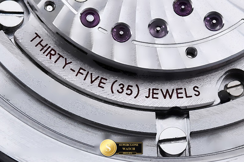 Omega Ref. OMG0921 VSF - On-Wrist Presence & Case Thickness View (Photo 29 of 32)