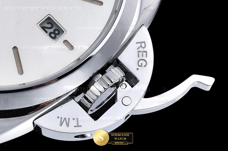 Panerai Ref. PN1249VLE VSF - On-Wrist Presence & Case Thickness View (Photo 13 of 20)
