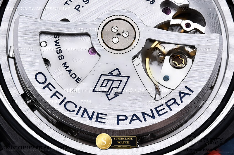 Panerai Ref. PN1529VNY VSF - On-Wrist Presence & Case Thickness View (Photo 25 of 28)