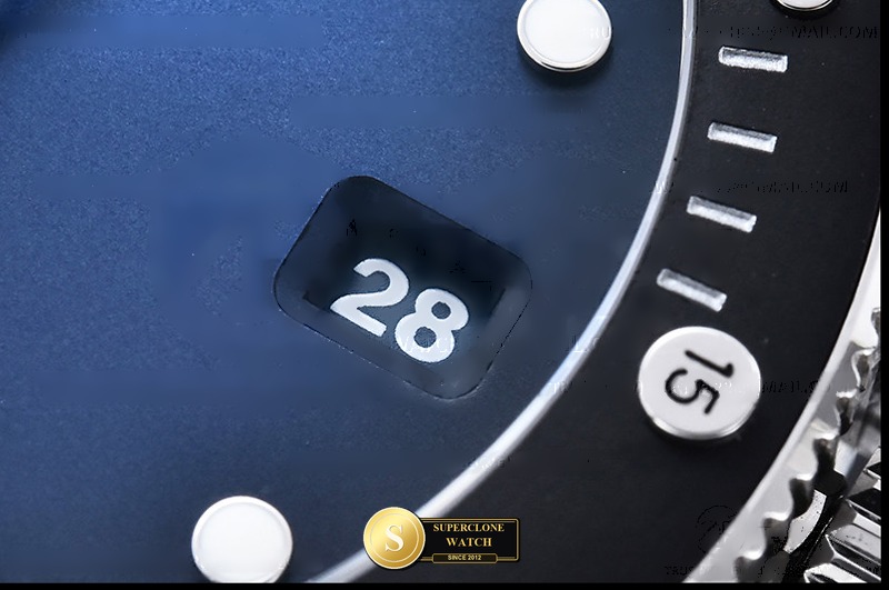 Panerai Ref. PN1565VRU VSF - On-Wrist Presence & Case Thickness View (Photo 11 of 29)