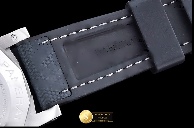 Panerai Ref. PN1565VRU VSF - On-Wrist Presence & Case Thickness View (Photo 19 of 29)