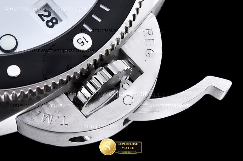 Panerai Ref. PN1579VRU VSF - On-Wrist Presence & Case Thickness View (Photo 13 of 29)