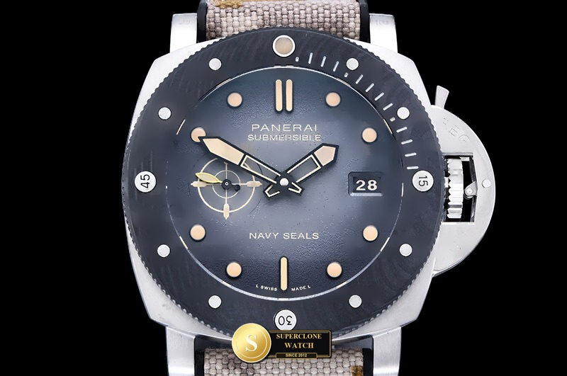 Panerai Ref. PN1669VRU VSF - Clasp & Solid 904L Bracelet Detail (Photo 3 of 28)