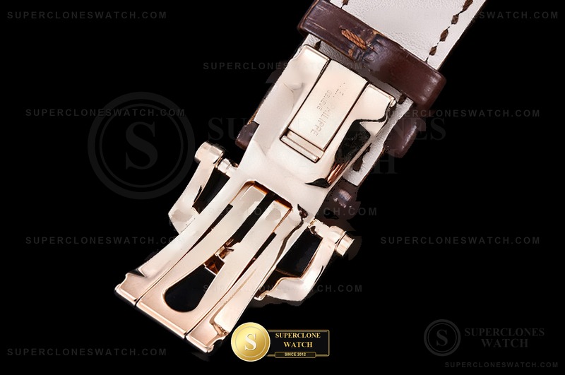 Patek Philippe Ref. 5712 PPF - On-Wrist Presence & Case Thickness View (Photo 17 of 29)