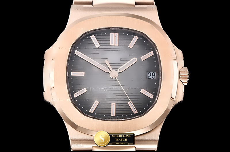 Patek Philippe Ref. 5711 PPF - Clasp & Solid 904L Bracelet Detail (Photo 3 of 30)