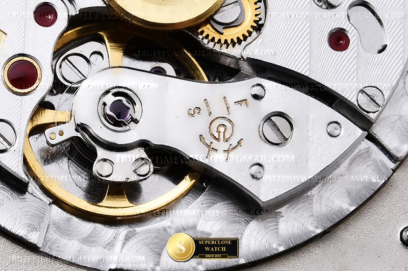 Patek Philippe Ref. 5168 ZF - Crown Guard & Dial Lume Verification (Photo 26 of 29)