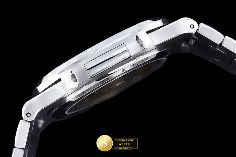 Patek Philippe Ref. 5711 PMS - On-Wrist Presence & Case Thickness View (Photo 17 of 31)