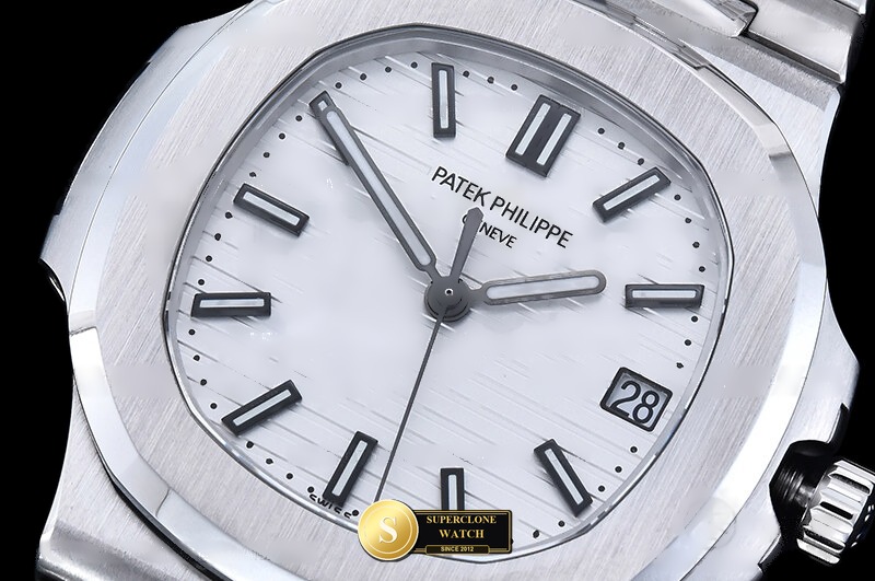 Patek Philippe Ref. 5711 BBF - Lug-to-Lug & Rehaut Engraving View (Photo 5 of 27)