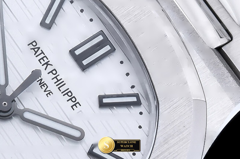 Patek Philippe Ref. 5711 BBF - Lateral Bezel & Sapphire Crystal Profile (Photo 6 of 27)
