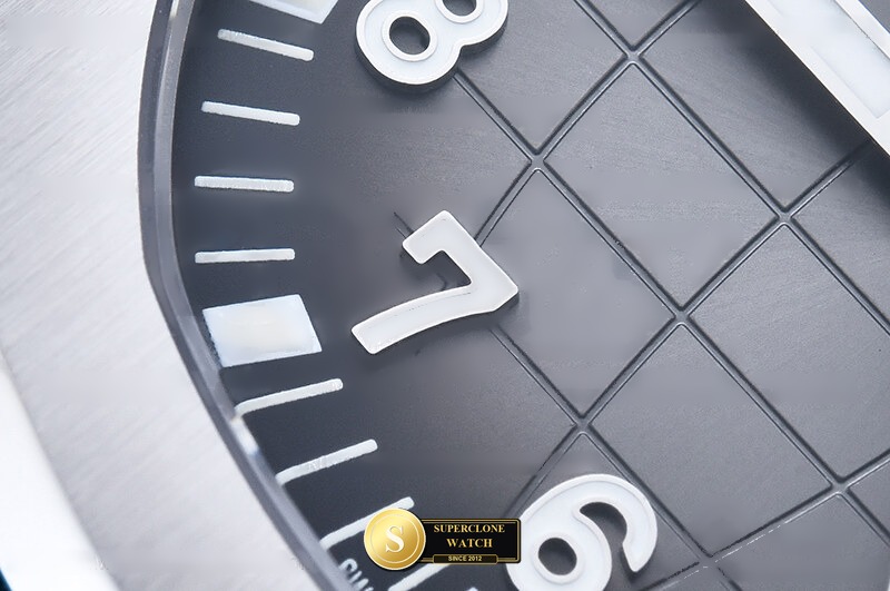 Patek Philippe Ref. 5167 DDF - Crown Guard & Dial Lume Verification (Photo 8 of 27)