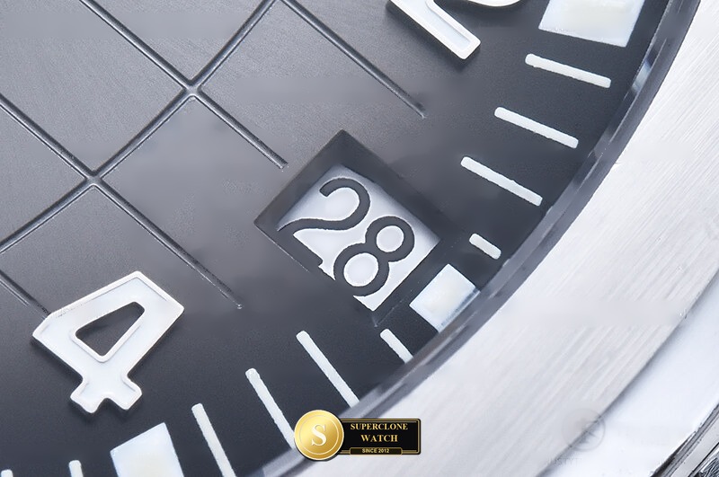Patek Philippe Ref. 5167 DDF - On-Wrist Presence & Case Thickness View (Photo 9 of 27)