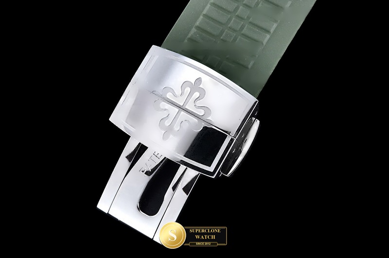 Patek Philippe Ref. 5167 DDF - On-Wrist Presence & Case Thickness View (Photo 11 of 27)