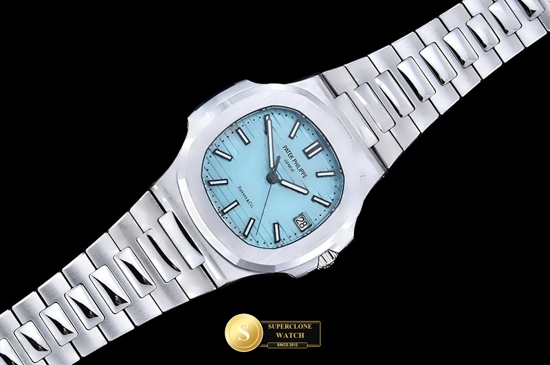 Patek Philippe Ref. 5711 DDF - Exhibition Caseback & Cloned Calibre Movement (Photo 4 of 27)