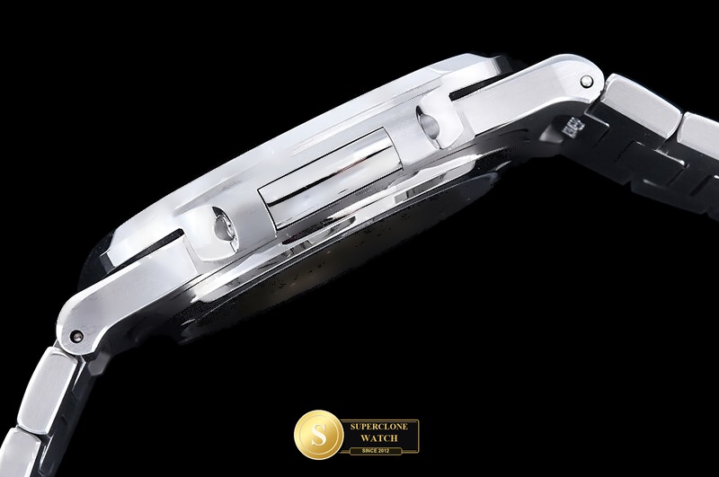 Patek Philippe Ref. 5711 DDF - On-Wrist Presence & Case Thickness View (Photo 17 of 27)