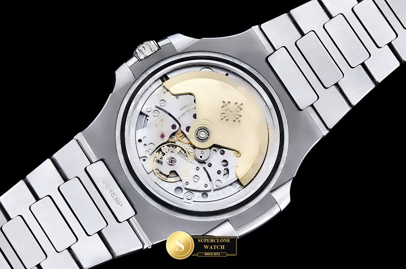 Patek Philippe Ref. 5711 DDF - On-Wrist Presence & Case Thickness View (Photo 21 of 27)