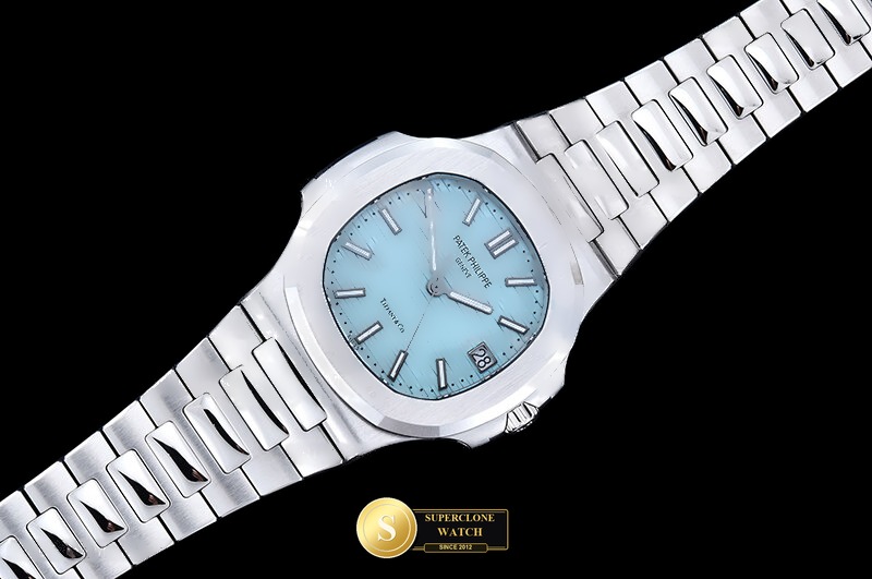 Patek Philippe Ref. 5711 DDF - Exhibition Caseback & Cloned Calibre Movement (Photo 4 of 27)