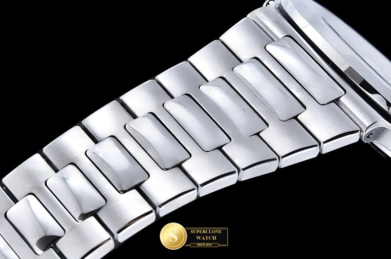 Patek Philippe Ref. 5711 DDF - Crown Guard & Dial Lume Verification (Photo 10 of 27)