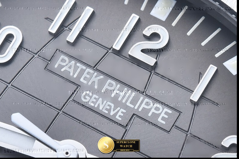Patek Philippe Ref. 5167 DDF - Crown Guard & Dial Lume Verification (Photo 10 of 27)