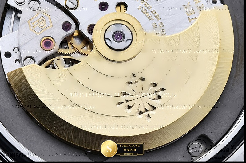 Patek Philippe Ref. 5167 DDF - On-Wrist Presence & Case Thickness View (Photo 23 of 27)