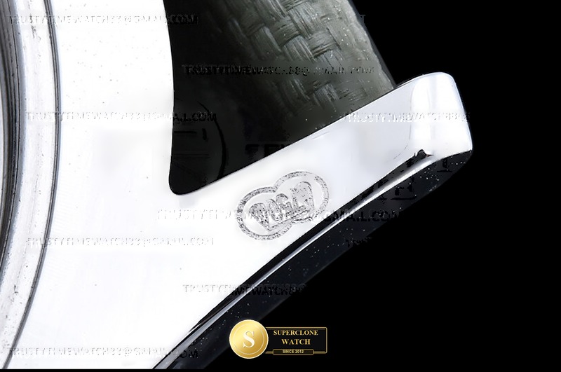 Patek Philippe Ref. 5524 JPP - Crown Guard & Dial Lume Verification (Photo 20 of 30)