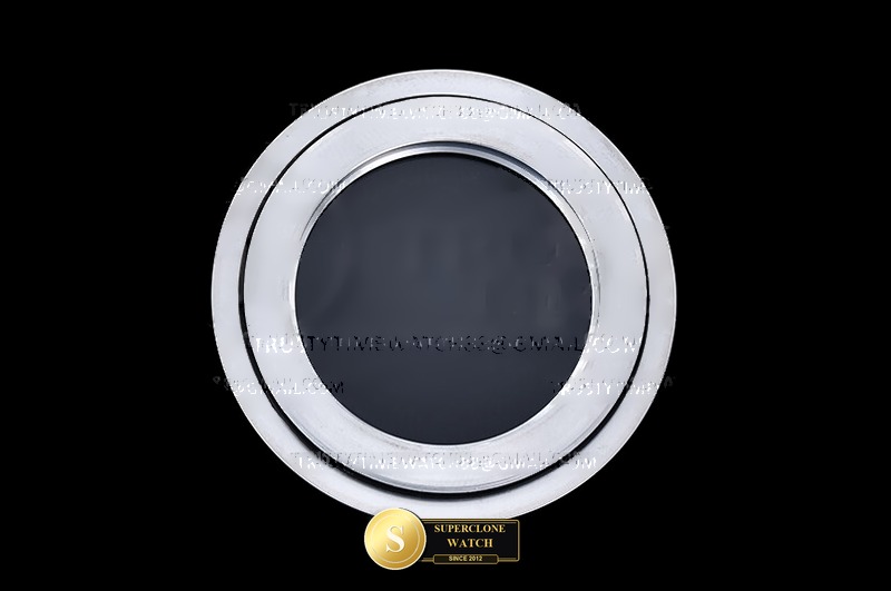 Patek Philippe Ref. 5524 JPP - On-Wrist Presence & Case Thickness View (Photo 29 of 30)