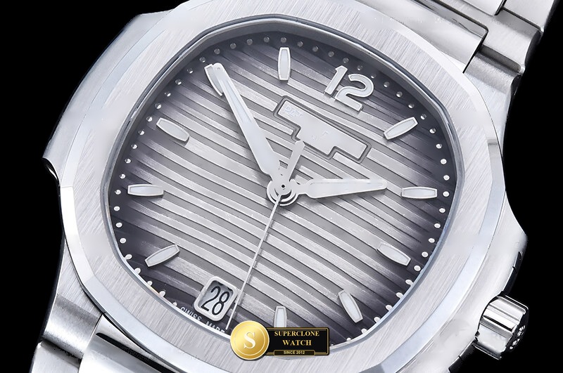 Patek Philippe Ref. PP0540C DDF - Lug-to-Lug & Rehaut Engraving View (Photo 5 of 26)