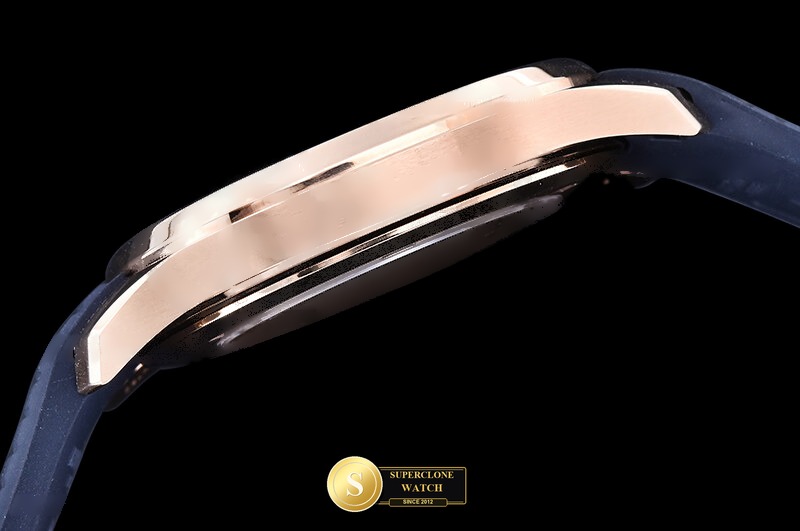 Patek Philippe Ref. 5167 DDF - Crown Guard & Dial Lume Verification (Photo 16 of 31)