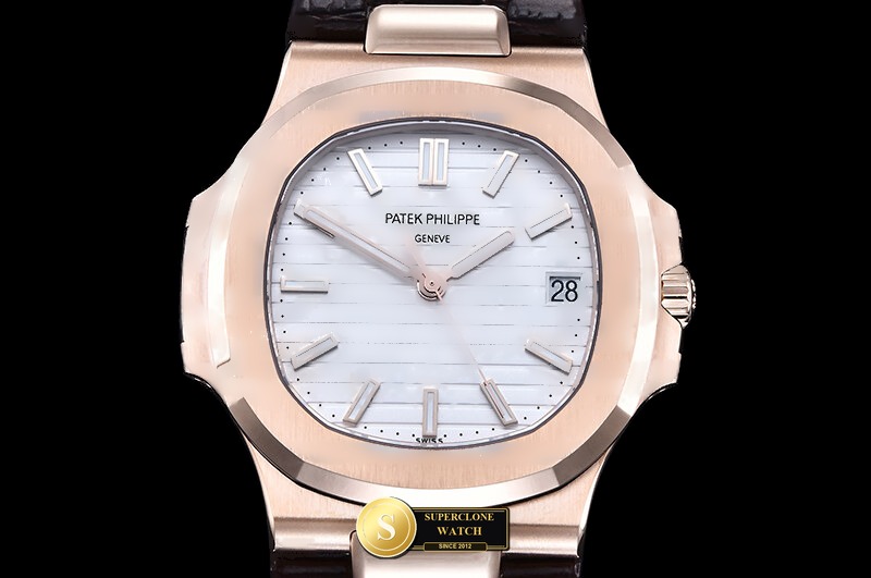 Patek Philippe Ref. 5711 DDF - Clasp & Solid 904L Bracelet Detail (Photo 3 of 31)