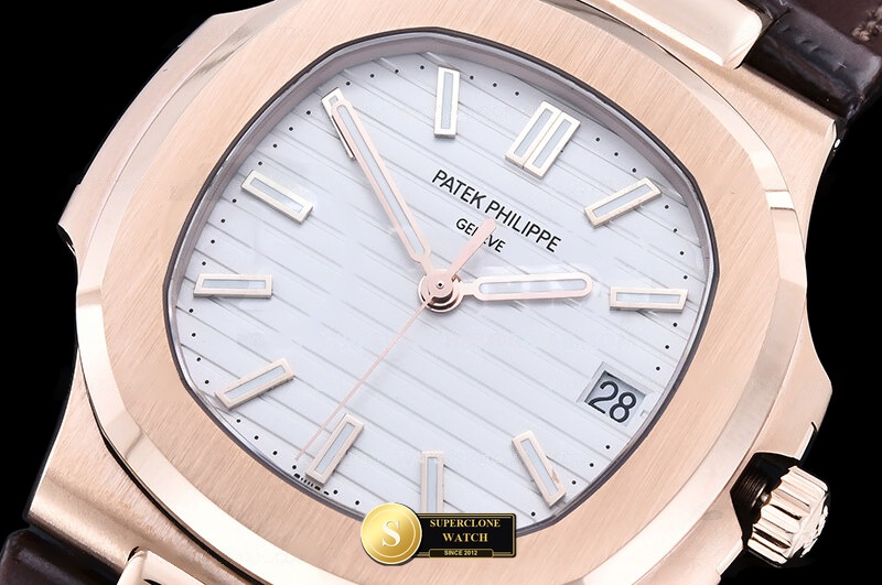 Patek Philippe Ref. 5711 DDF - Lug-to-Lug & Rehaut Engraving View (Photo 5 of 31)