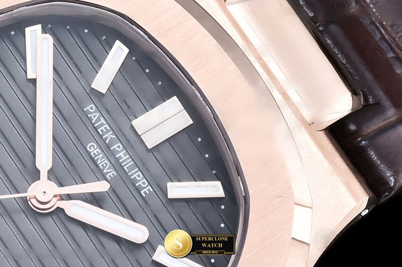 Patek Philippe Ref. 5711 DDF - Lateral Bezel & Sapphire Crystal Profile (Photo 6 of 31)