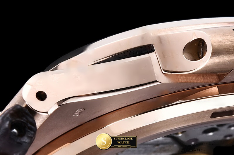Patek Philippe Ref. 5711 DDF - On-Wrist Presence & Case Thickness View (Photo 17 of 31)