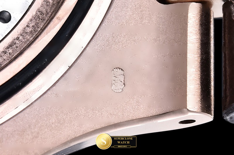 Patek Philippe Ref. 5711 DDF - Crown Guard & Dial Lume Verification (Photo 18 of 31)