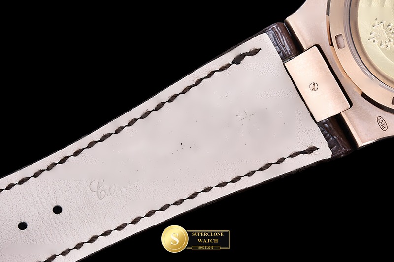 Patek Philippe Ref. 5711 DDF - Crown Guard & Dial Lume Verification (Photo 14 of 31)