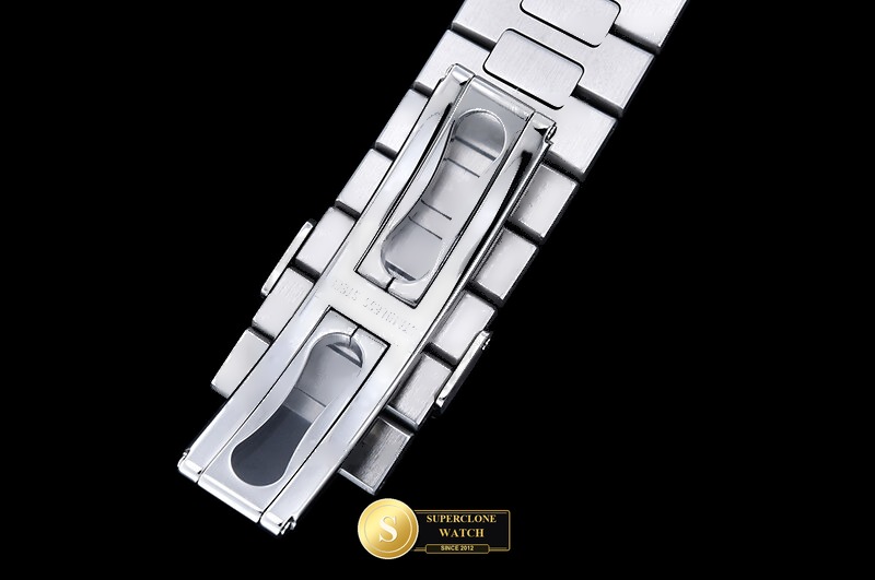 Patek Philippe Ref. 5711 VF - Crown Guard & Dial Lume Verification (Photo 12 of 27)