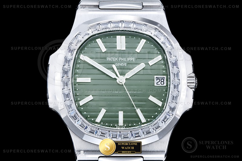 Patek Philippe Ref. 5711 DDF - Clasp & Solid 904L Bracelet Detail (Photo 3 of 27)