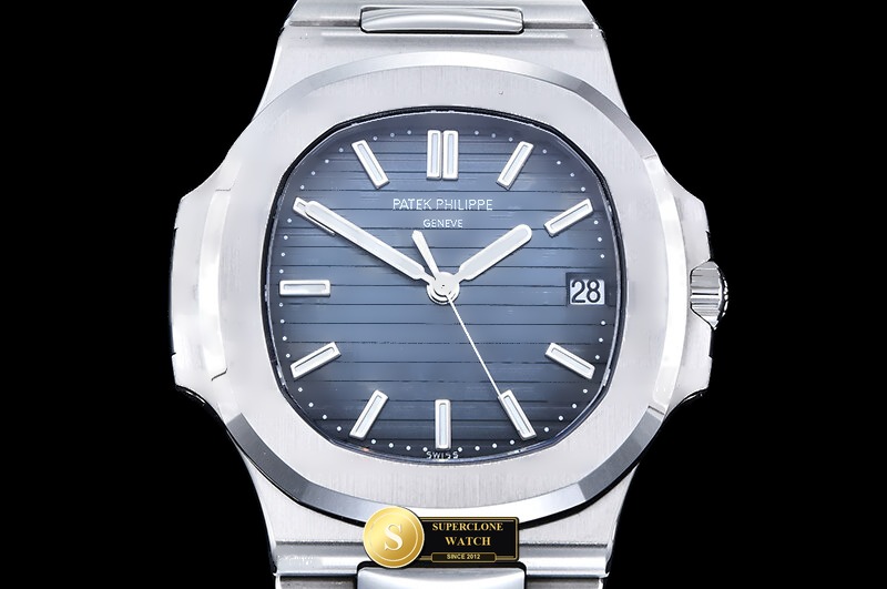Patek Philippe Ref. 5711 DDF - Clasp & Solid 904L Bracelet Detail (Photo 3 of 27)