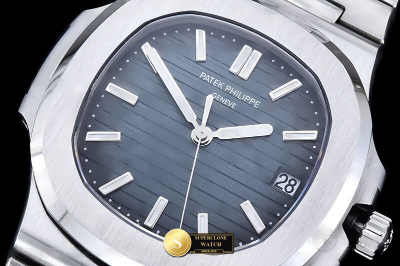 Patek Philippe Ref. 5711 DDF - Lug-to-Lug & Rehaut Engraving View (Photo 5 of 27)