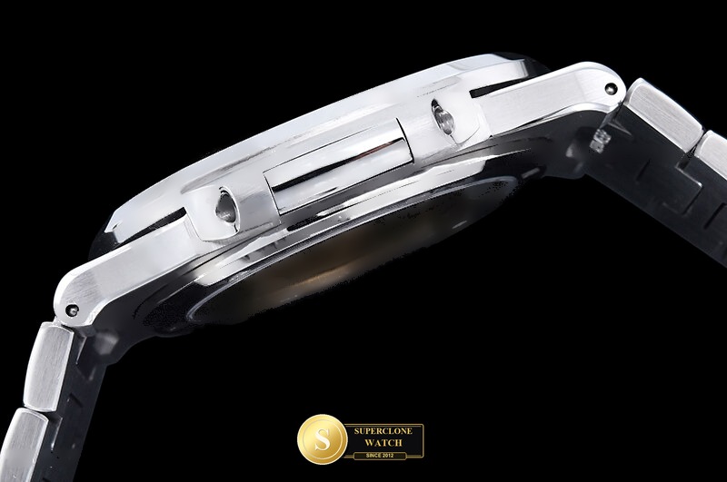 Patek Philippe Ref. 5711 DDF - Crown Guard & Dial Lume Verification (Photo 16 of 27)