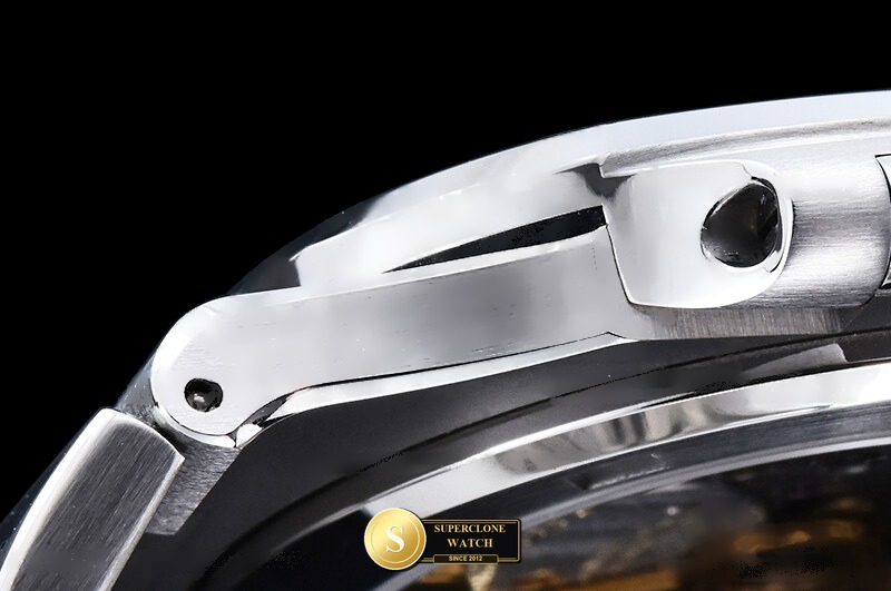 Patek Philippe Ref. 5711 DDF - On-Wrist Presence & Case Thickness View (Photo 17 of 27)