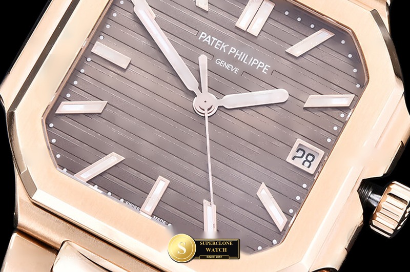 Patek Philippe Ref. 7128 BBF - Lug-to-Lug & Rehaut Engraving View (Photo 5 of 29)