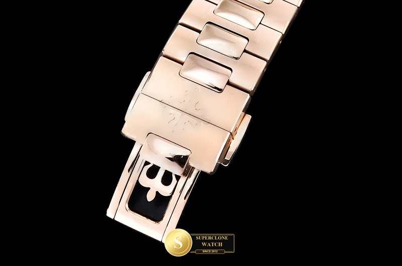 Patek Philippe Ref. 7128 BBF - On-Wrist Presence & Case Thickness View (Photo 11 of 29)
