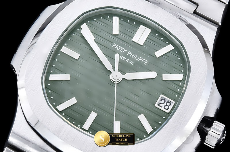 Patek Philippe Ref. 5711 DDF - Exhibition Caseback & Cloned Calibre Movement (Photo 4 of 26)