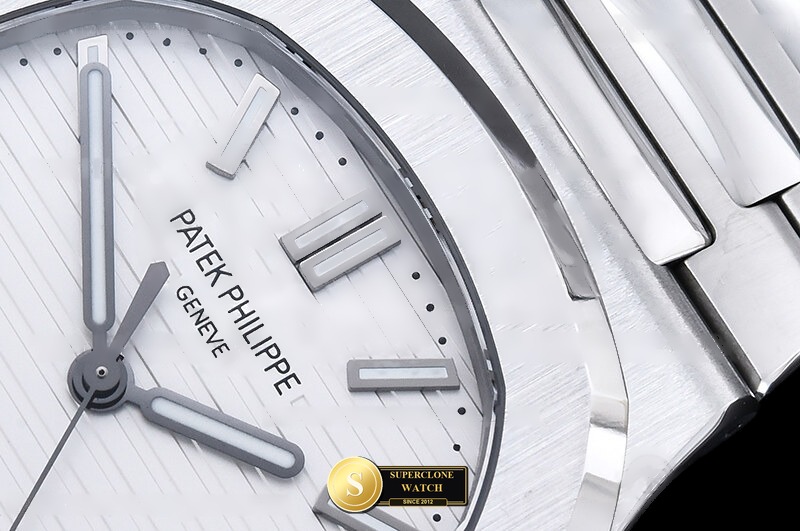 Patek Philippe Ref. 5711 AG - Lateral Bezel & Sapphire Crystal Profile (Photo 6 of 27)
