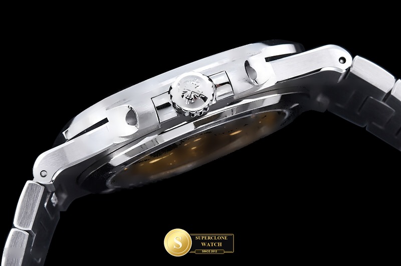 Patek Philippe Ref. 5711 AG - On-Wrist Presence & Case Thickness View (Photo 15 of 27)